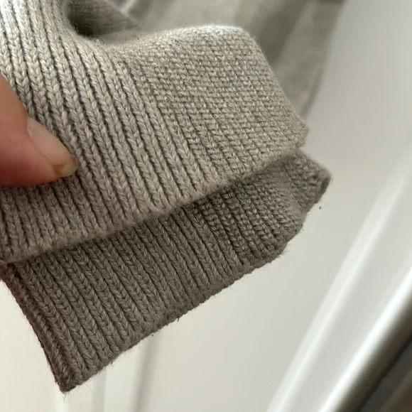 Burberry Brit sweater size M ( not sure if M or W)